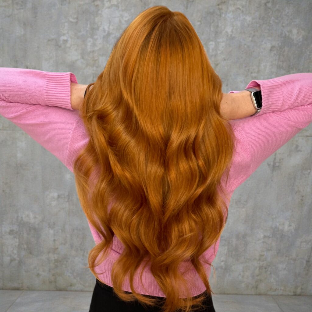 Prodloužené vlasy ultrazvukem - zrz daniel black salon praha ultrasonic